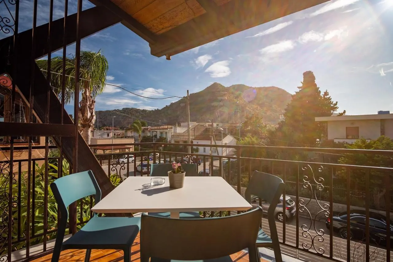 B&B Le Muse Mondello 3*,