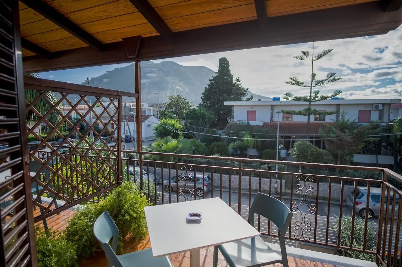 B&B Le Muse Mondello 3*,